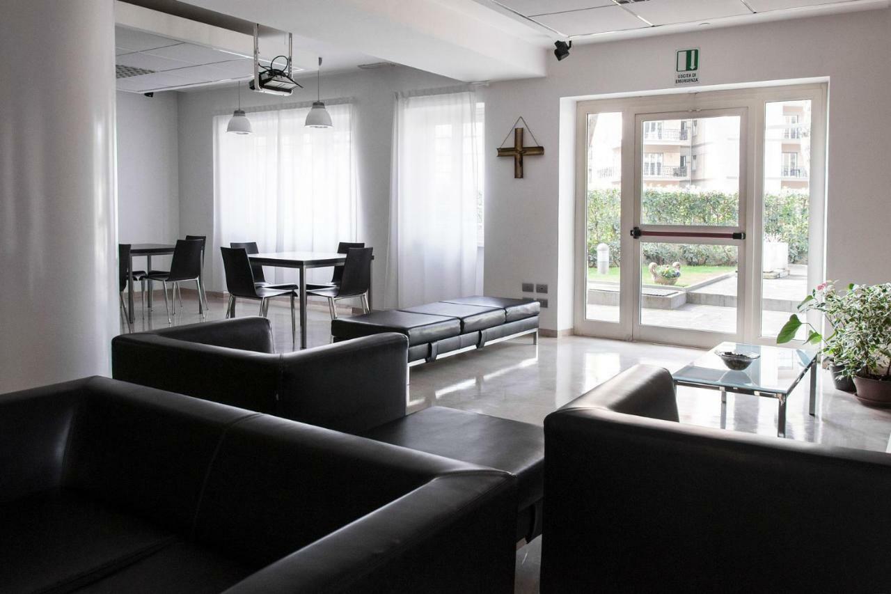 Preziosissimo Sangue Bed & Breakfast Рим Екстериор снимка